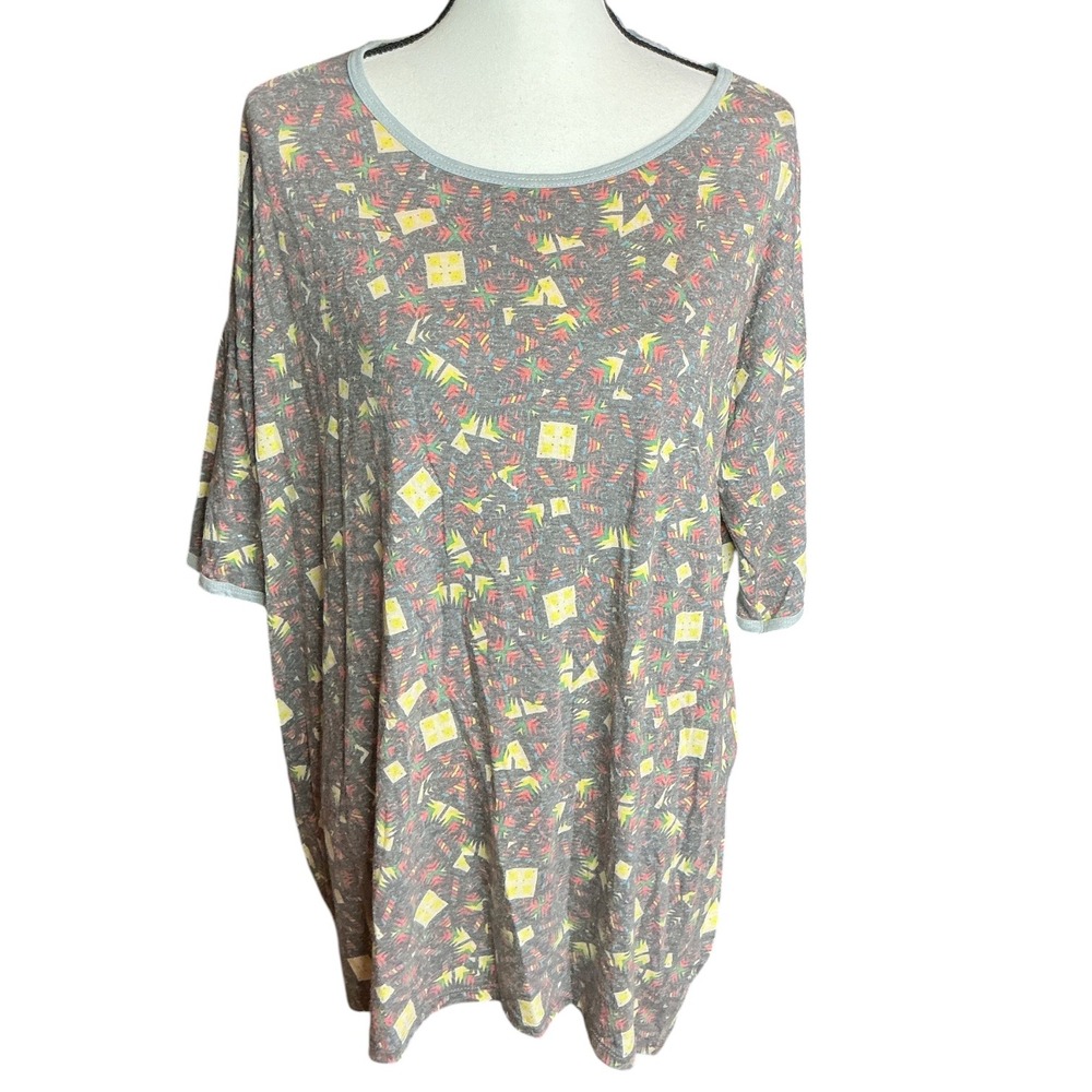 LuLaRoe Gray Geometric Irma Tunic Top Women Size M Short Sleeve High Low Hem